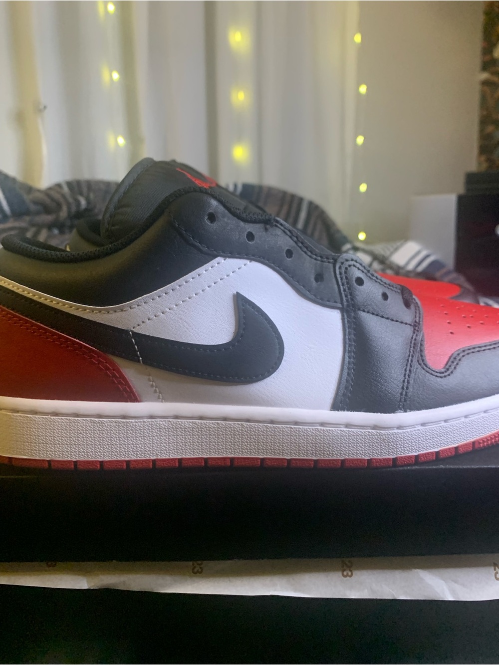 Jordan 1 Low “Bred Toe 2.0” size 11 men never laced up!!